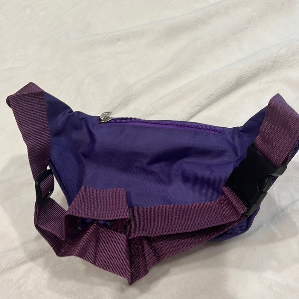 Purple Nylon Fanny pack/crossbody bag/sling pack-NEW - Picture 4 of 5